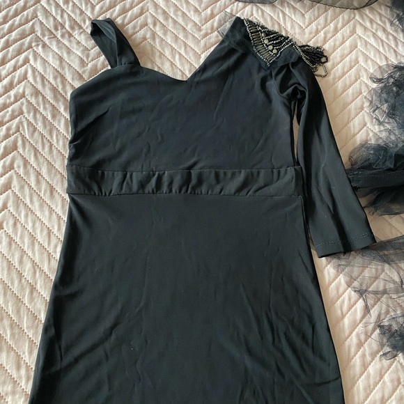 Dress - Picture 2 of 6